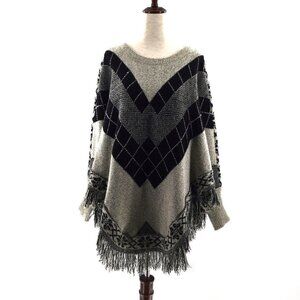 Yaira‎ batwing plaid fringe pullover puncho